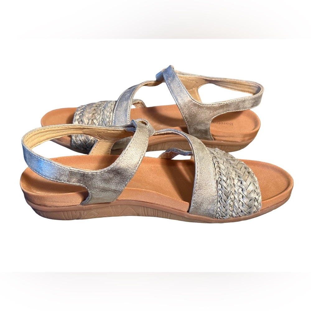 Baretraps EUC Sz 8.5 Jalen Silver Strappy Sandals
Man Made Materials (SH181) - Picture 8 of 11
